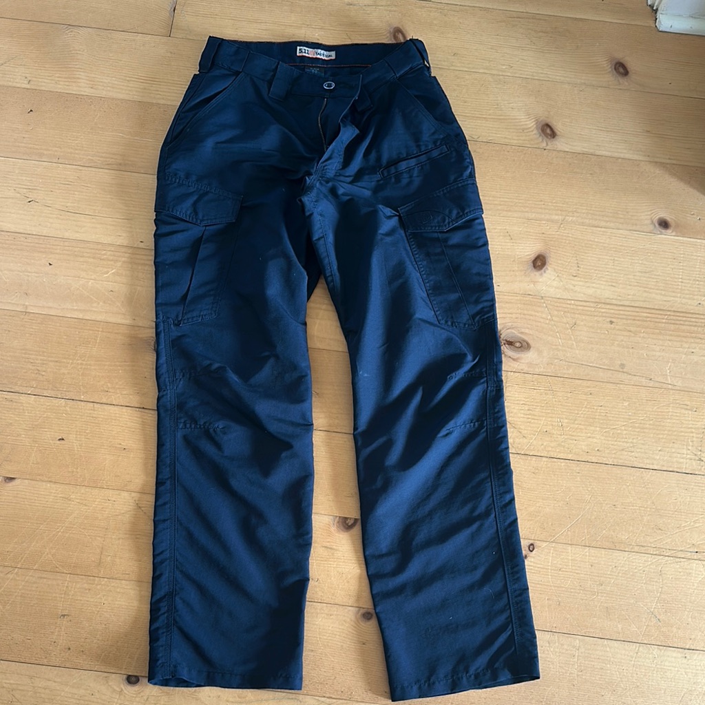 Women’s Navy Tactical Cargo Pant. 5.11 Tactical